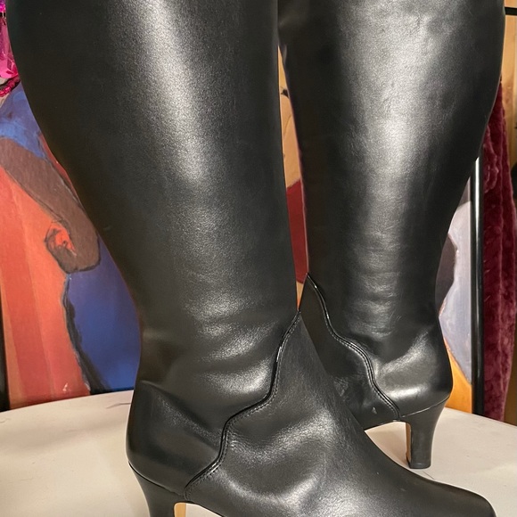 Ros Hommerson size 9 wide black leather boots w scallop top - Picture 7 of 12